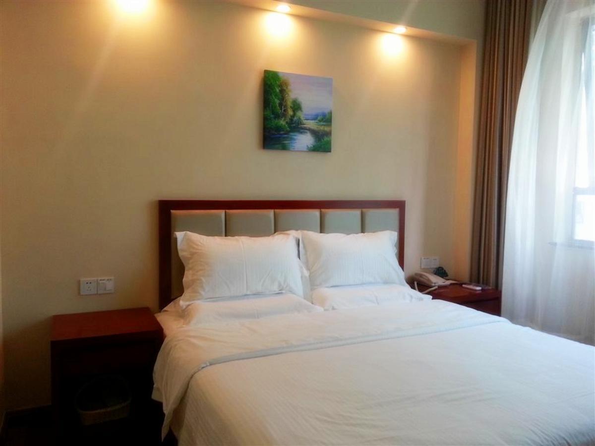 Greentree Inn Shanghai Expo Site South Yanggao Road Subway Station Express Hotel Екстер'єр фото