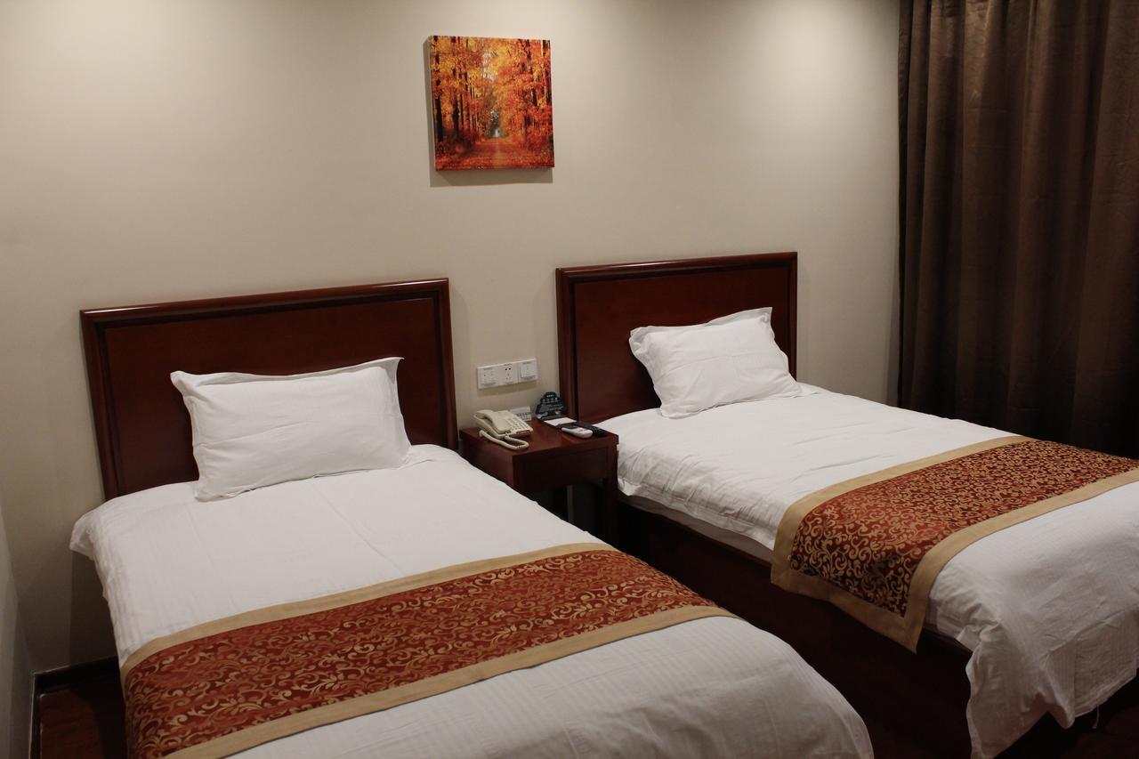 Greentree Inn Shanghai Expo Site South Yanggao Road Subway Station Express Hotel Екстер'єр фото