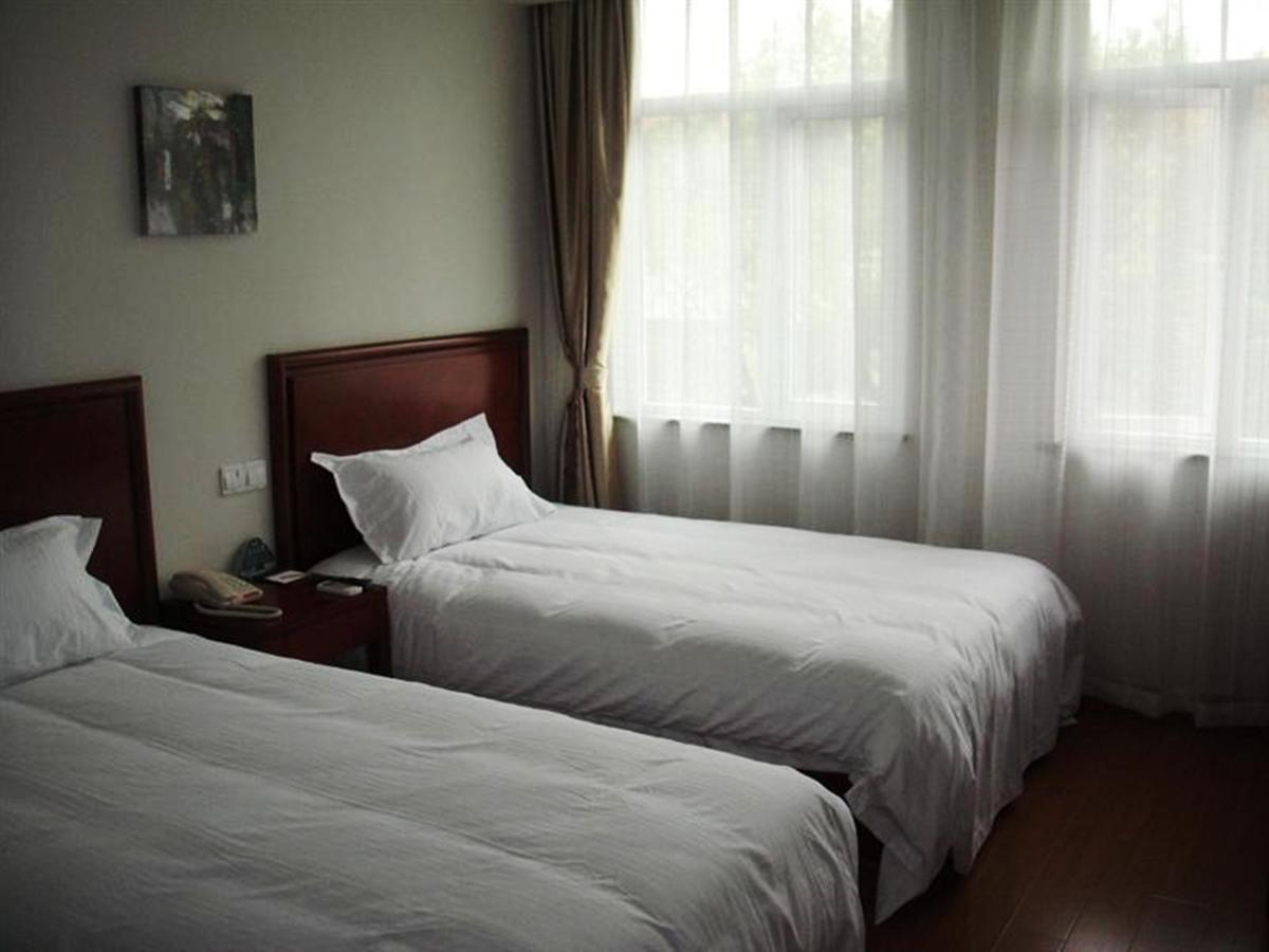 Greentree Inn Shanghai Expo Site South Yanggao Road Subway Station Express Hotel Екстер'єр фото