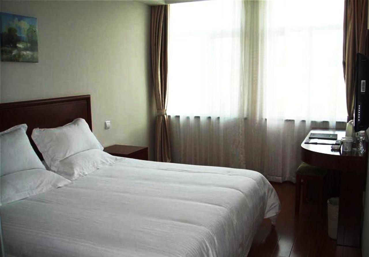 Greentree Inn Shanghai Expo Site South Yanggao Road Subway Station Express Hotel Екстер'єр фото